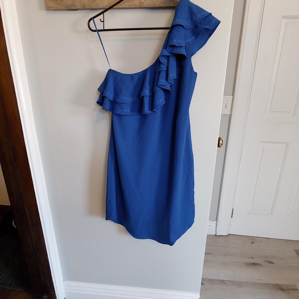 Clothes - Picture 2 of 4